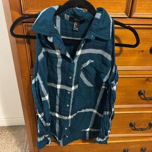 Forever 21 Women’s Teal and White Plaid Sleeveless Shirt